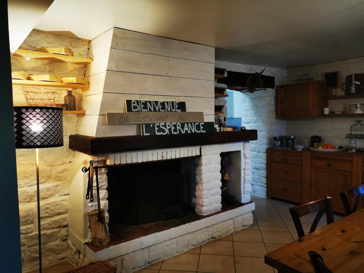 مبيت وإفطار Bersaillin Domaine De L'Esperance, Chambre Rose المظهر الخارجي الصورة