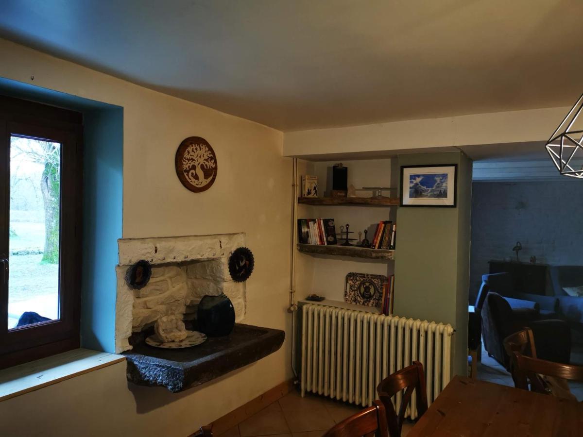 مبيت وإفطار Bersaillin Domaine De L'Esperance, Chambre Rose المظهر الخارجي الصورة